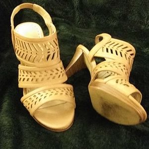 Sandal heel Size 6